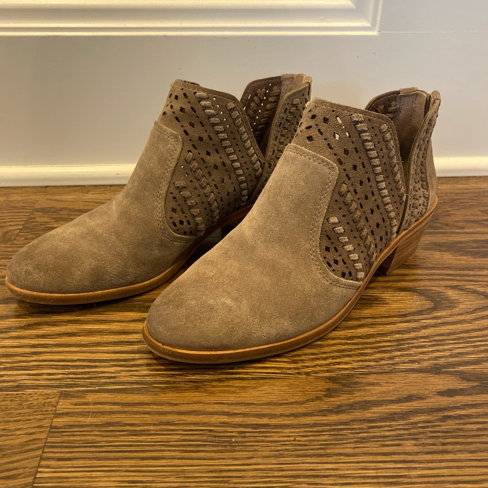 Vince Camuto Prasata Ankle Bootie